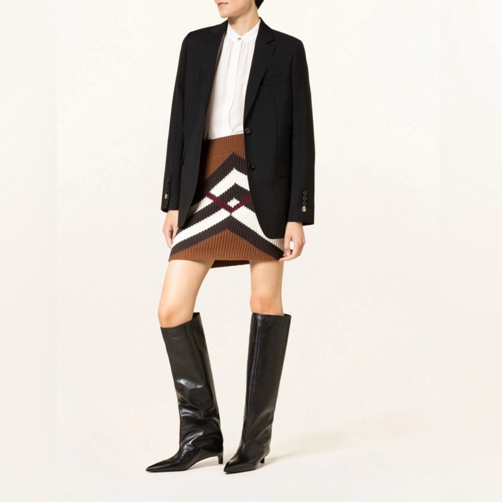 Burberry Kiri chevron cashmere knit skirt